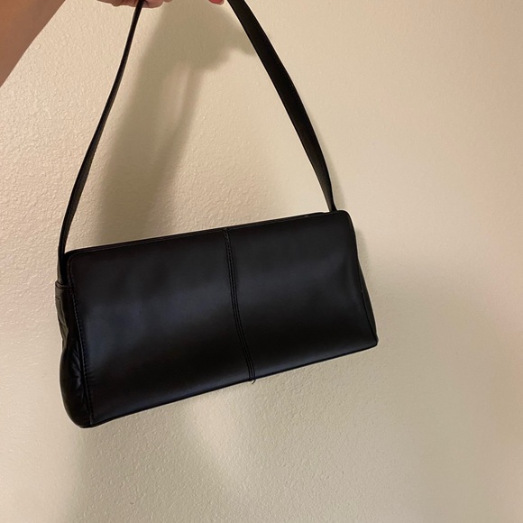 Kenneth Cole Elegant Black Shoulder Bag - Picture 3 of 9